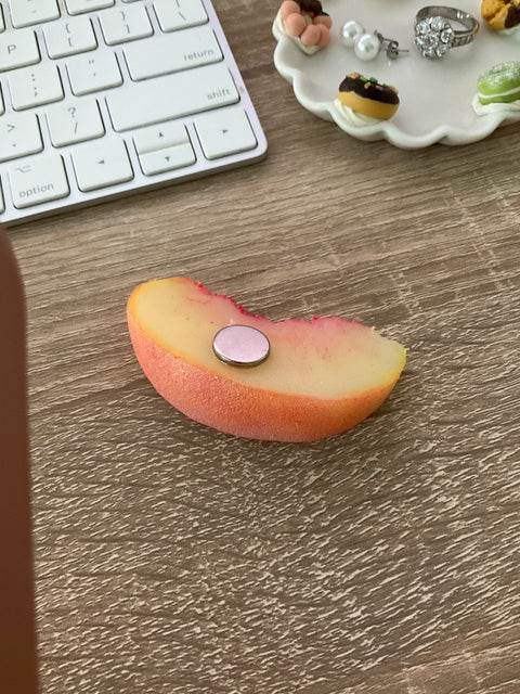 Peach Magnet