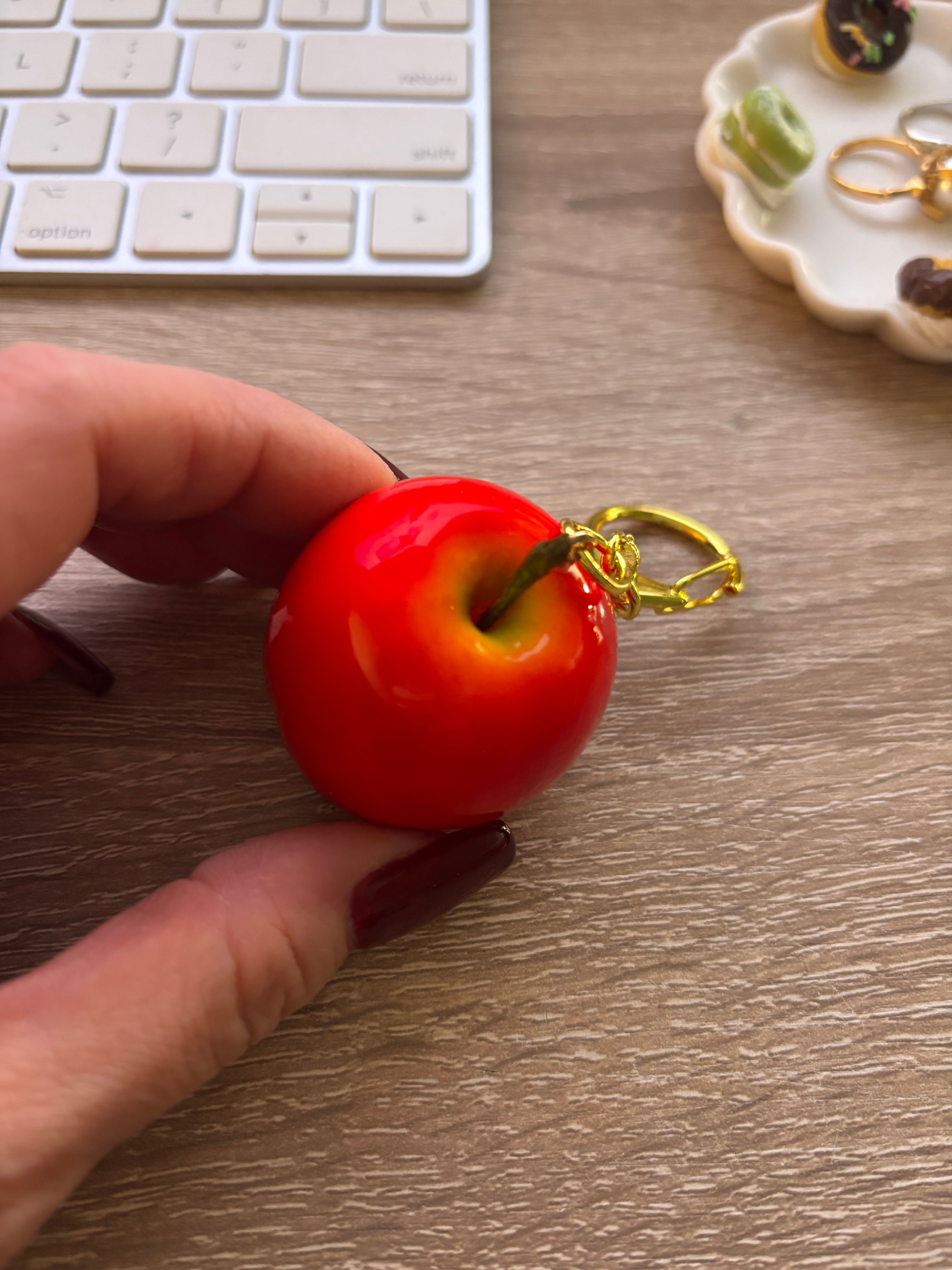 Apple Keychain – P FACTORY