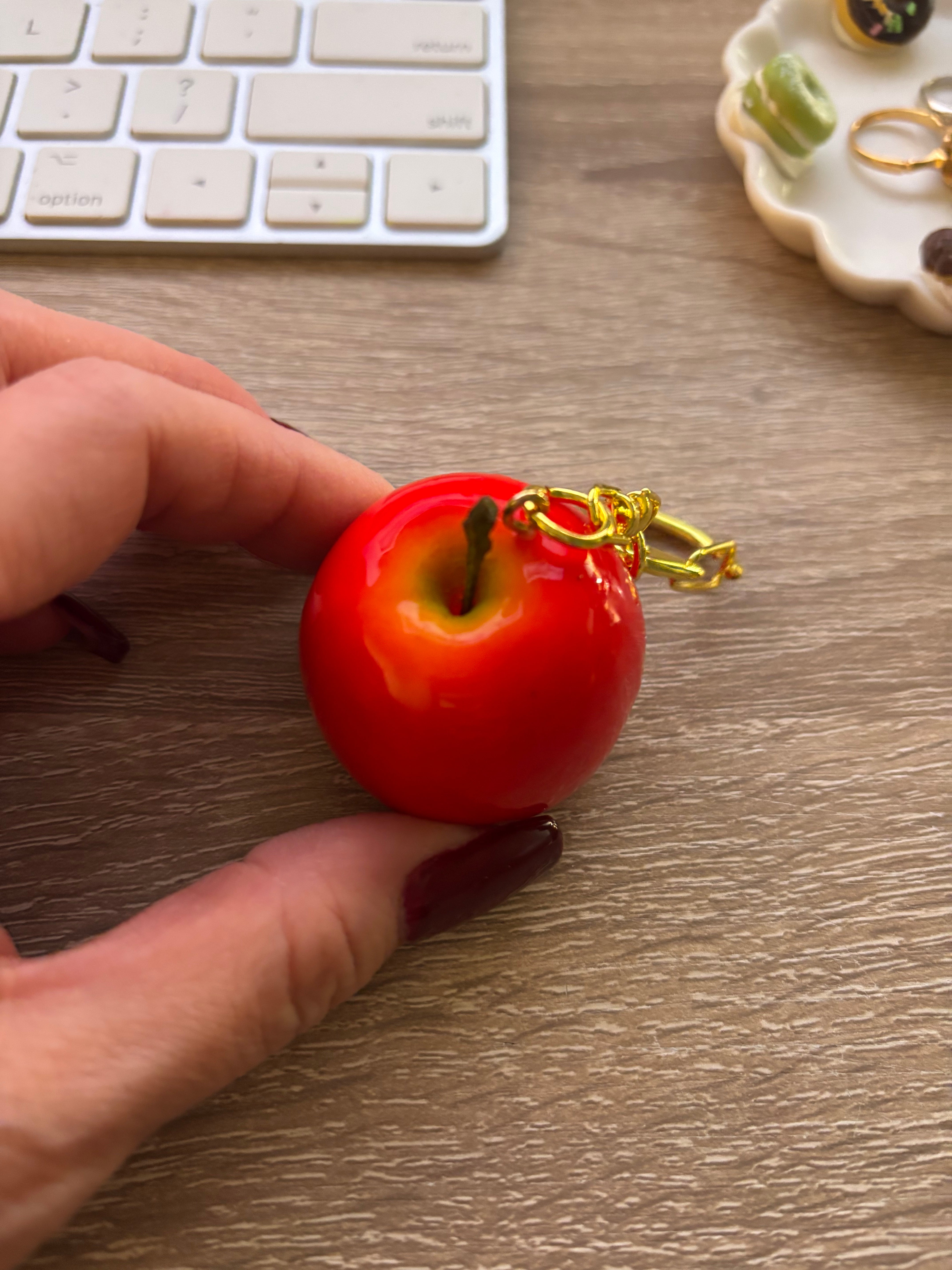 Apple Keychain – P FACTORY