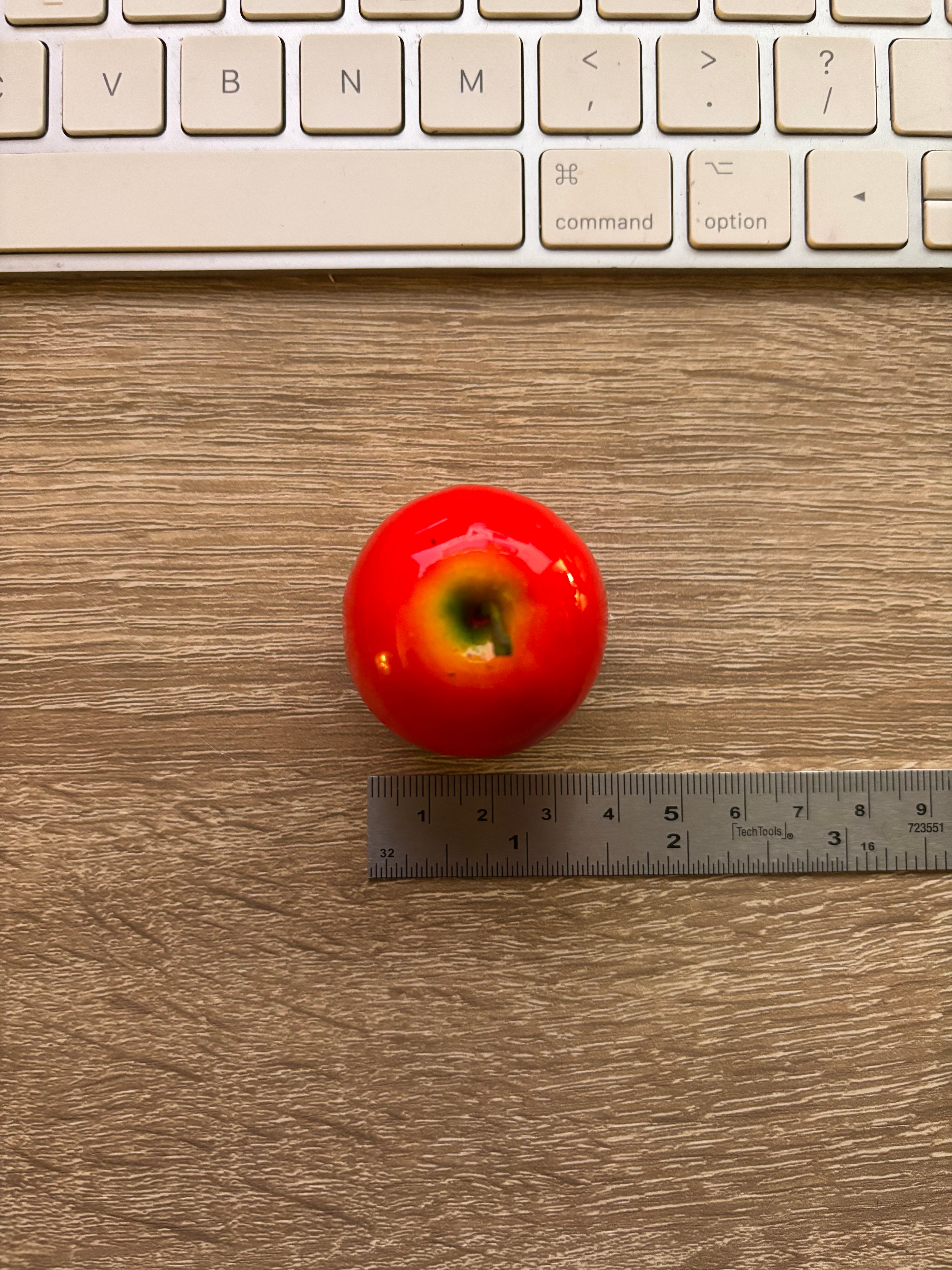 Apple Magnet – P FACTORY