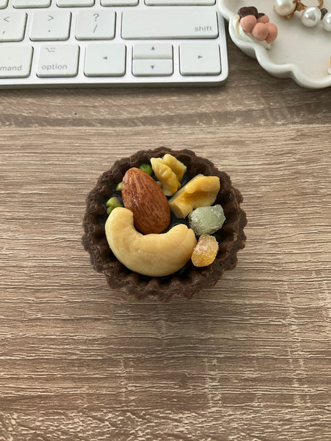 Chocolate Tart Magnet with Nuts