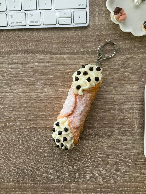 Cannoli Keychain Large