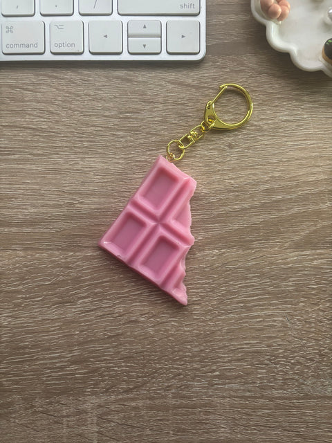 🍫🔑 Chocolate Bar Keychain –Strawberry  Broken