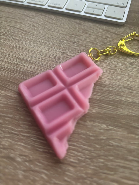 🍫🔑 Chocolate Bar Keychain –Strawberry  Broken