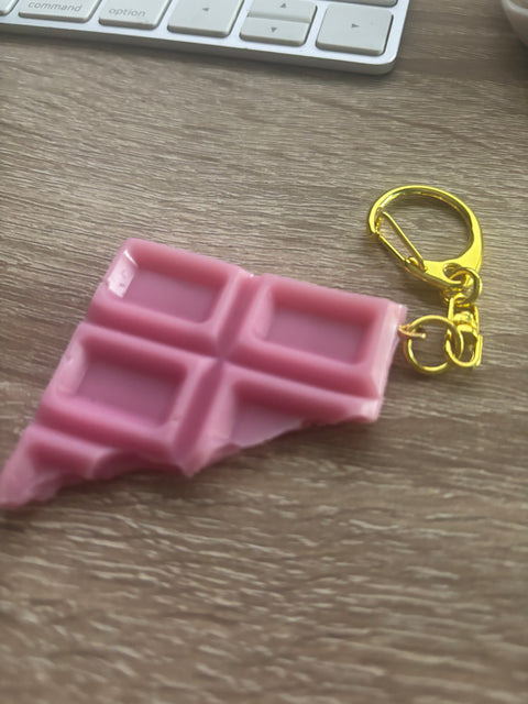🍫🔑 Chocolate Bar Keychain –Strawberry  Broken