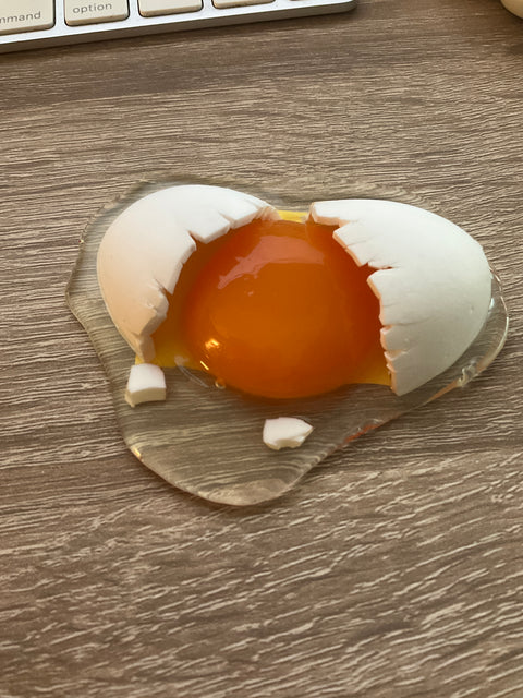 Cracked White Egg Magnet
