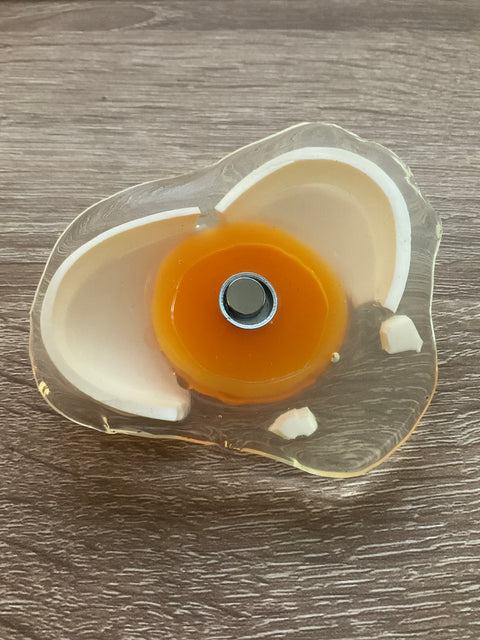 Cracked White Egg Magnet
