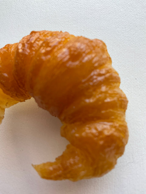 Croissant Magnet