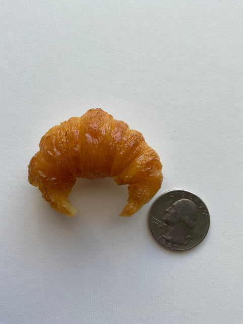 Croissant Magnet