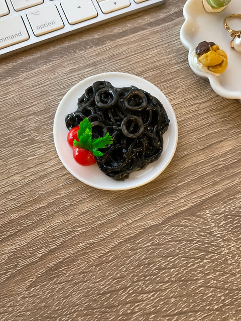 Spaghetti with Squid Ink Magnet