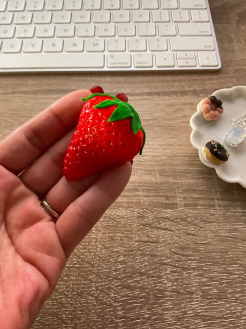 Strawberry Magnet